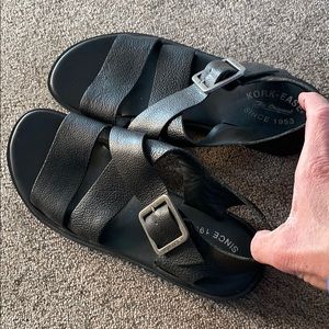 Kirk-Ease black flat sandals